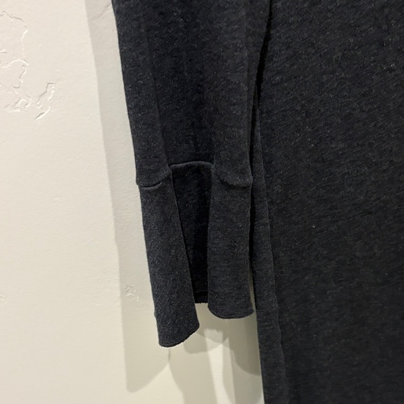 Madewell Charcoal Gray Top - Picture 5 of 7